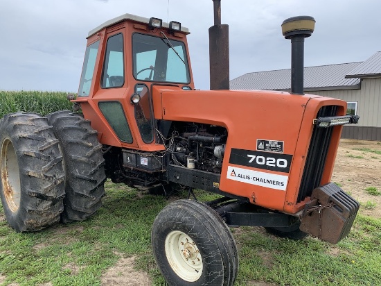 ALLIS-CHALMERS 7020 Tractor