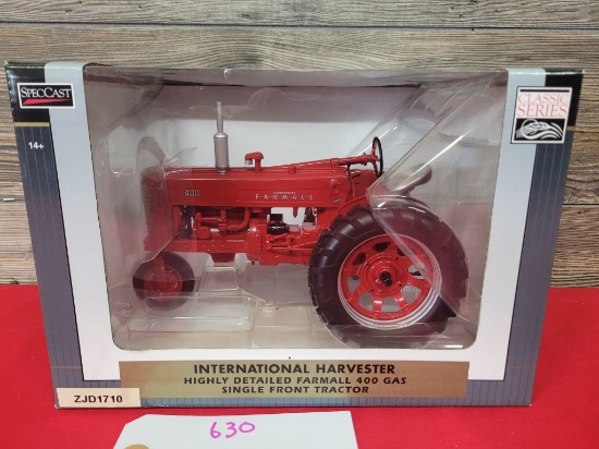 SpecCast IH Farmall 400 Gas Single Front Tractor, 1:16