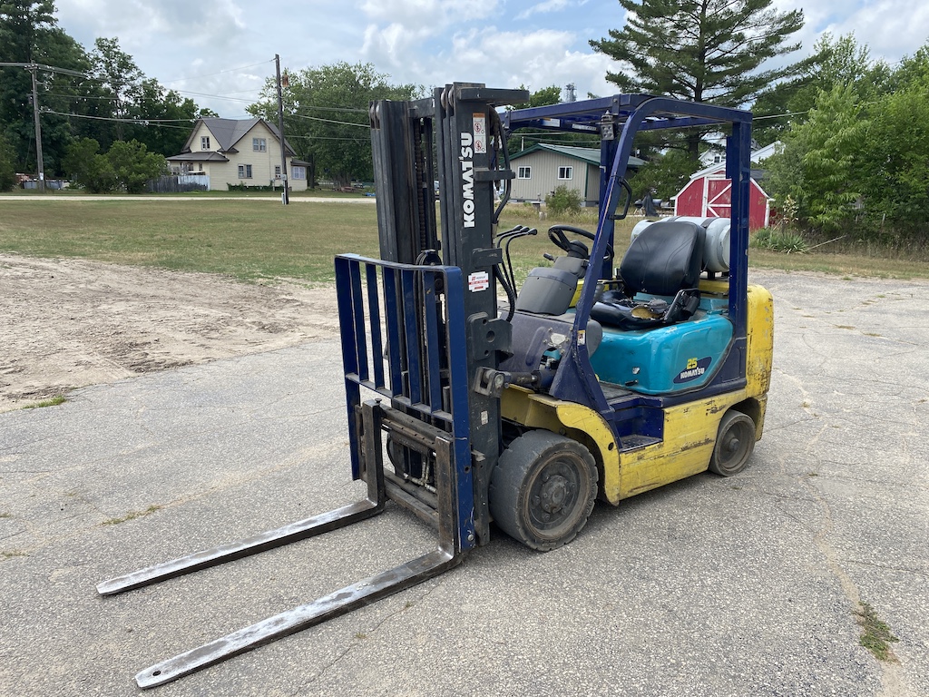 Komatsu 25 Forklift | Proxibid
