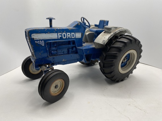 Ertl Ford 8600 Tractor