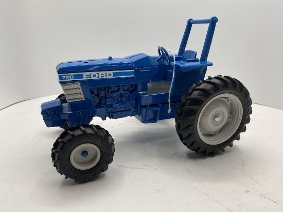 Ertl Ford 7710 Tractor