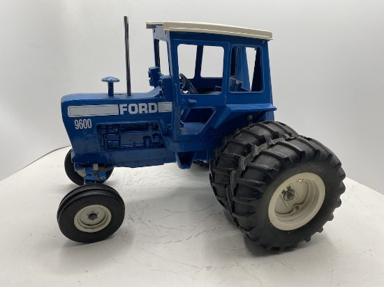 Ertl Ford 9600 Tractor
