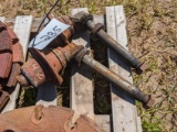 (2) IH 460 Utility Spindles with Hubs