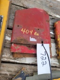 IH 404 Side Tin