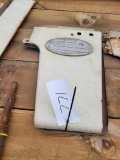 IH 560 Side Emblem