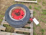 Narrow Front Pedestal and Tires