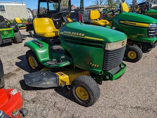 John Deere LX255 Lawn Tractor