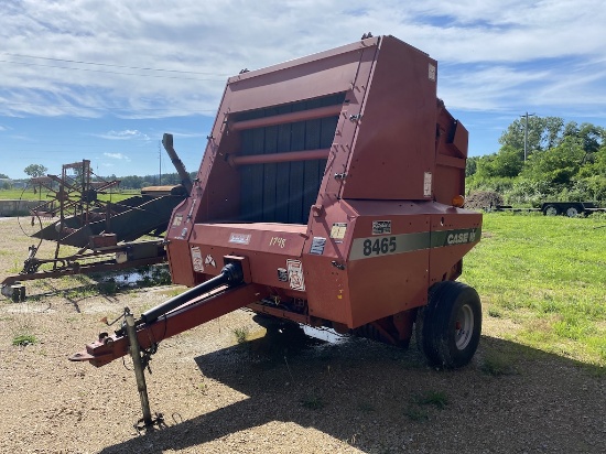 CIH 8465 Baler