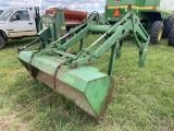 John Deere 235 Loader