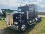 2004 Freightliner Wester Star Sleeper Semi