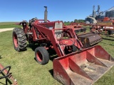 International 806 Tractor