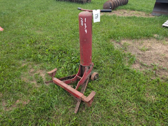 Pneumatic bumper jack
