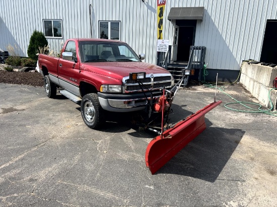 1997 Dodge Ram 2500 w/ Plow