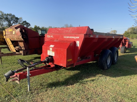 Gehl 1315 Scavenger Spreader