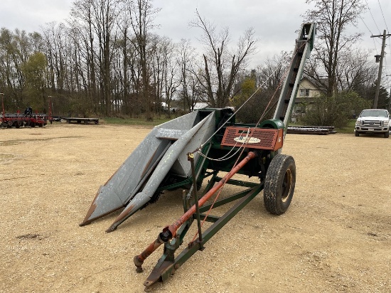 New Idea 323 Picker