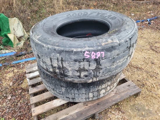 Pair of 425/65R 22.5 Tires