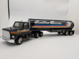 Ertl Rainbow Darries Semi