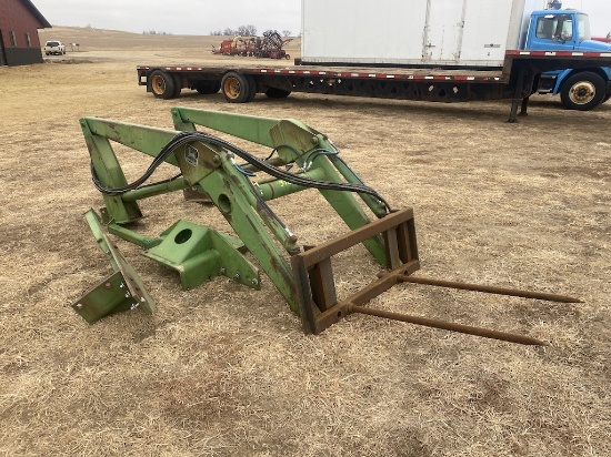 John Deere 158 Loader