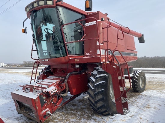 Case IH 2166 Combine
