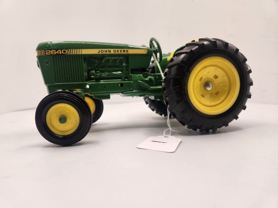Ertl John Deere 2640 Tractor