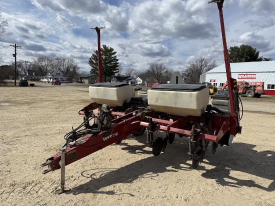 White 6100 Planter