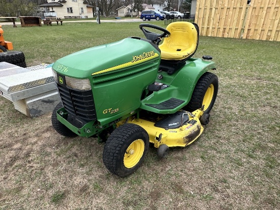 John Deere GT235 Lawn Mower
