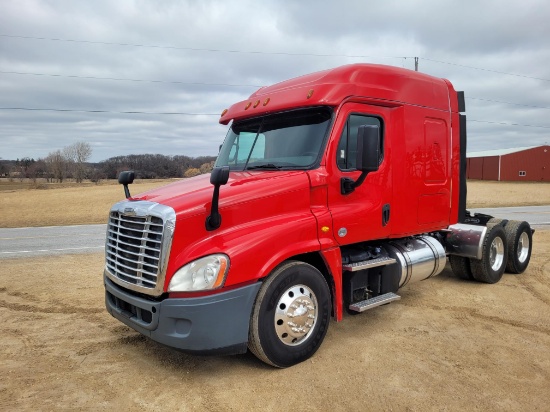 2015 Freightliner Semi Tractor