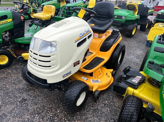Cub Cadet LT1042 Lawn Mower