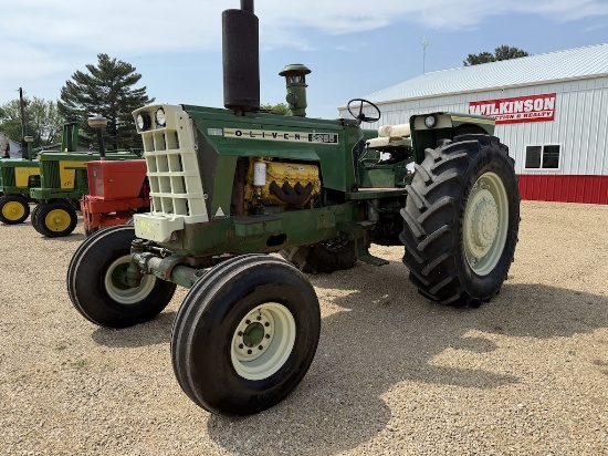 Oliver 2255 Tractor