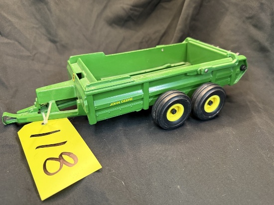 Ertl John Deere Spreader