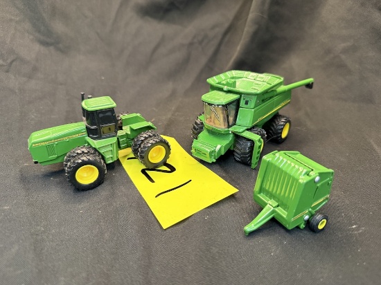 Ertl John Deere 1:64 Scale Lot