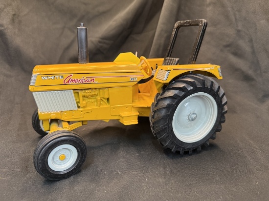 Ertl White American 60 (Yellow)
