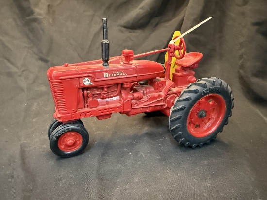 Ertl Farmall Super M-TA