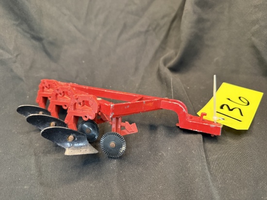 Ertl IH Plow