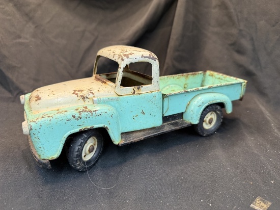 Tru Scale International Harvester Pickup