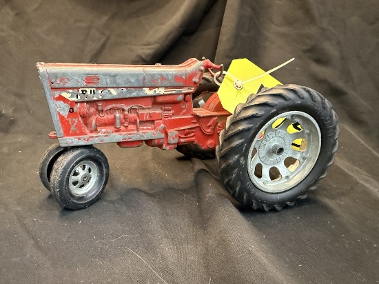 Tru Scale 890 Tractor