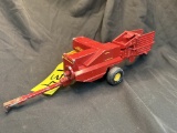 Ertl New Holland Square Baler