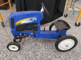 Ertl New Holland T8040 Pedal Tractor