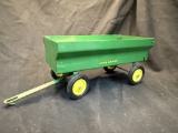 Ertl John Deere Gravity Box
