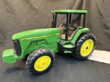 Ertl John Deere 8300