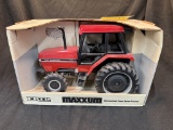 Ertl Case IH 5130 Maxxum