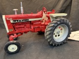 Ertl Farmall 1206 Diesel