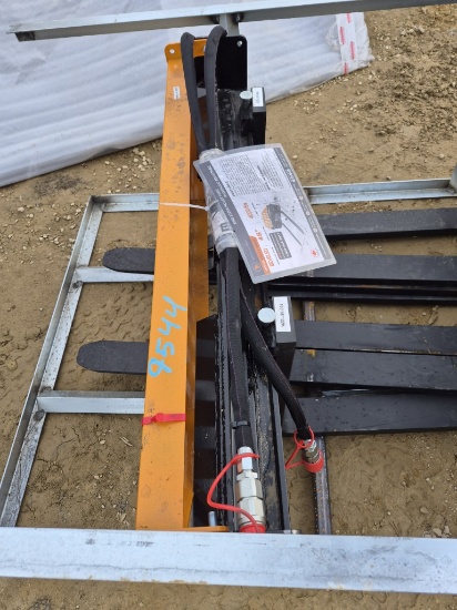 Wolverine PFA-11-3300G Hydraulic Pallet Forks