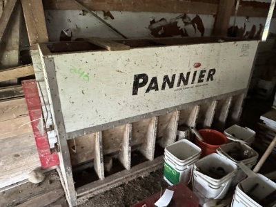 Pannier Hog Feeder