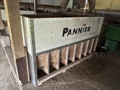 Pannier Hog Feeder