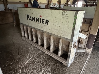 Pannier Hog Feeder
