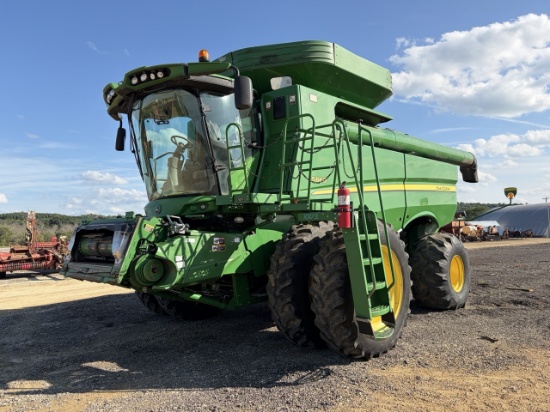 2012 John Deere S660 Combine