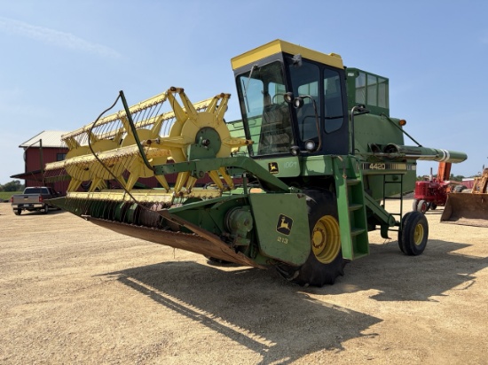 John Deere 4420 Combine and Head