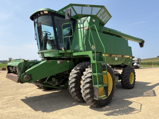 John Deere 9600 Combine