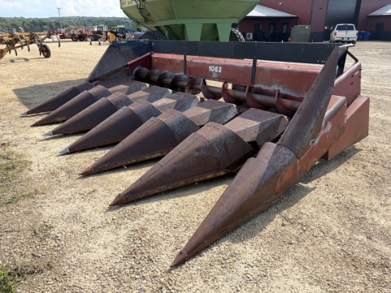 International 1063 Corn Head